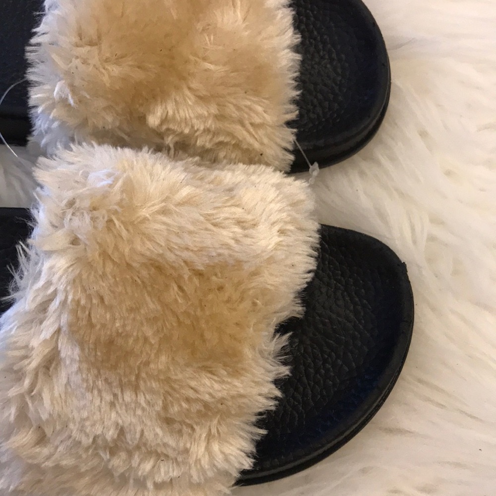 Blondie Beige Fur Slides